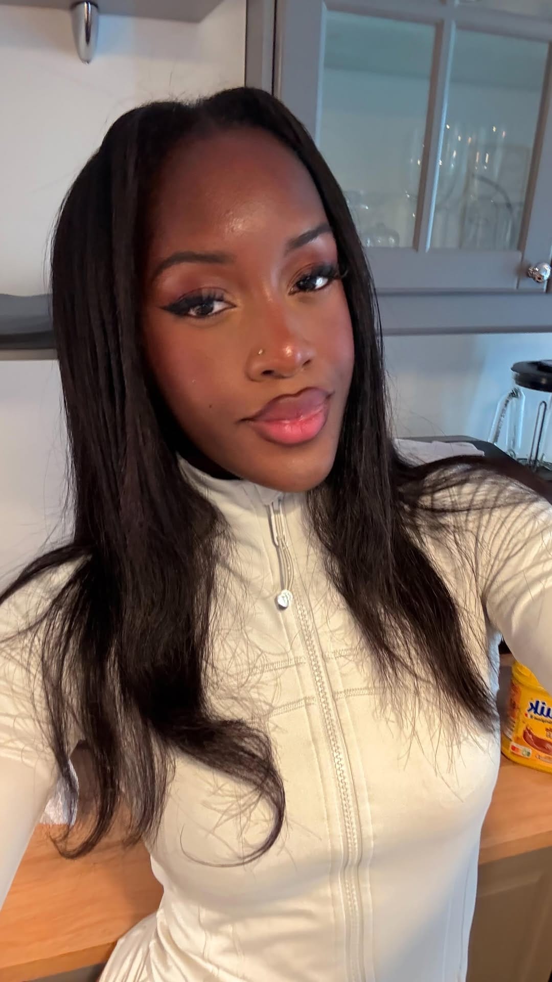Post 6 by Cyréna SAMBA MAYELA on Instagram (video)