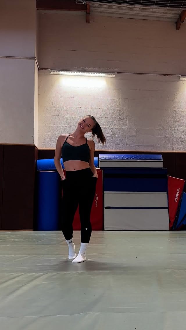 Post 7 by Enola Michard on Instagram (video)