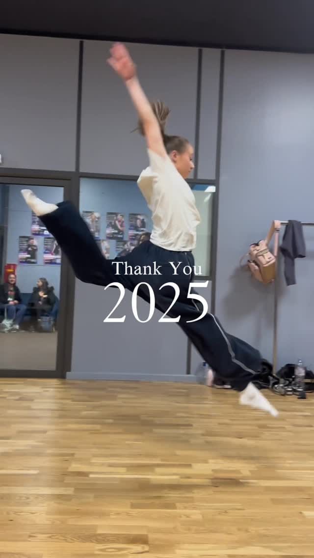 Post 2 by Enola Michard on Instagram (video)