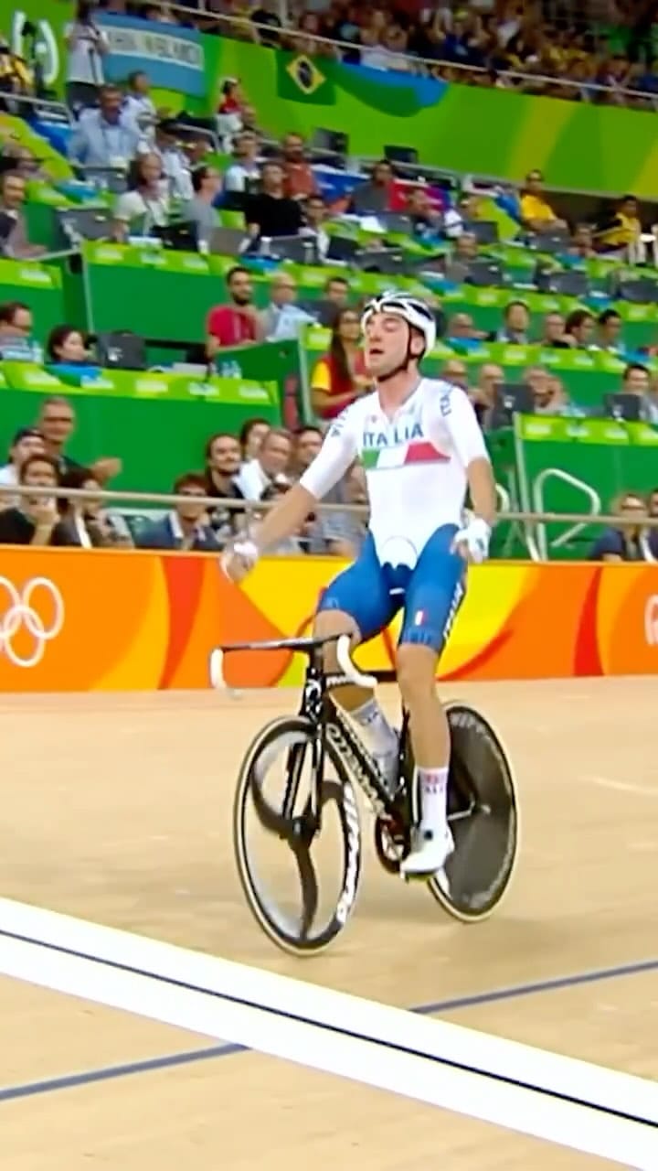 Post 10 by Elia Viviani on Instagram (video)