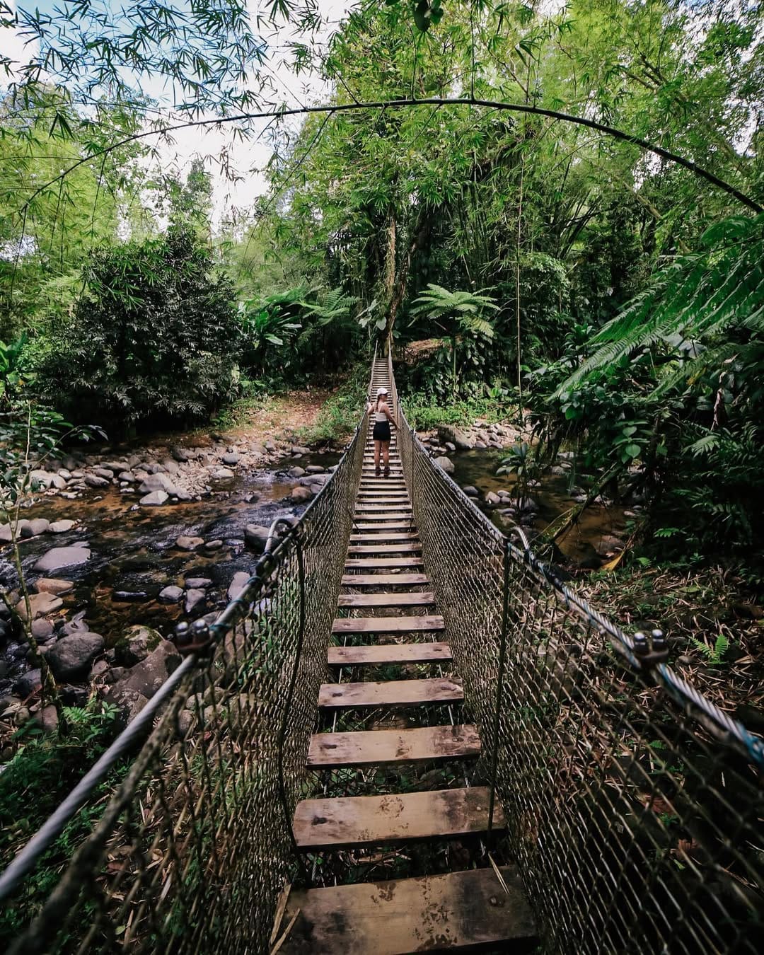 Post 3 by 𝑳𝑨𝑼𝑹𝑨 - Travel Lover 🌎 on Instagram (carousel)