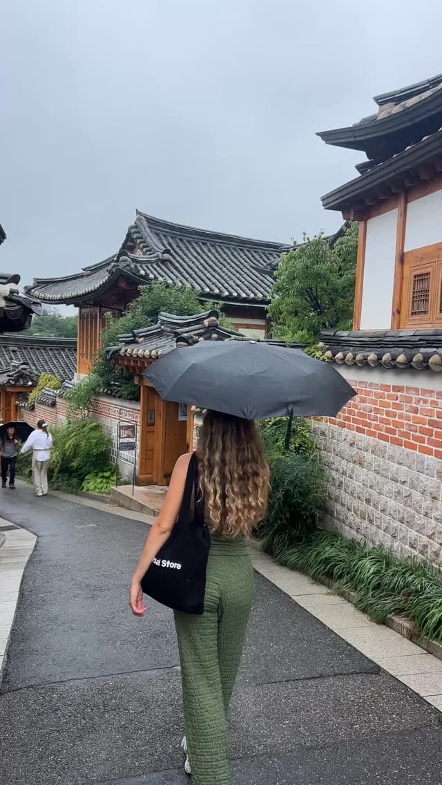 Post 3 by Chloe Collins 🇬🇧🇦🇺 on Instagram (video)