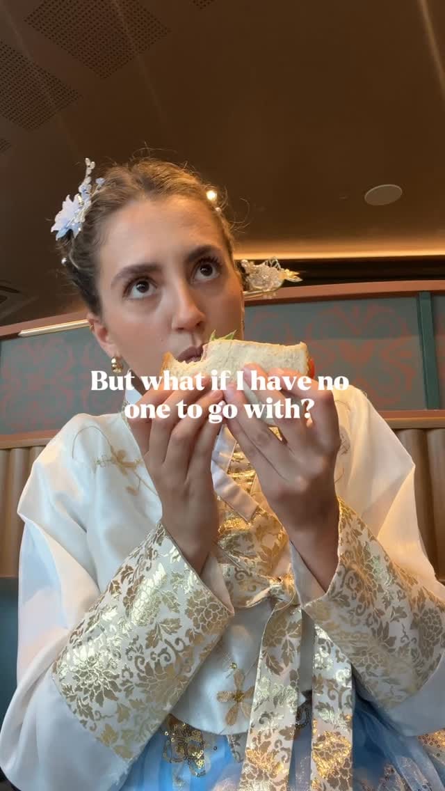 Post 6 by Chloe Collins 🇬🇧🇦🇺 on Instagram (video)