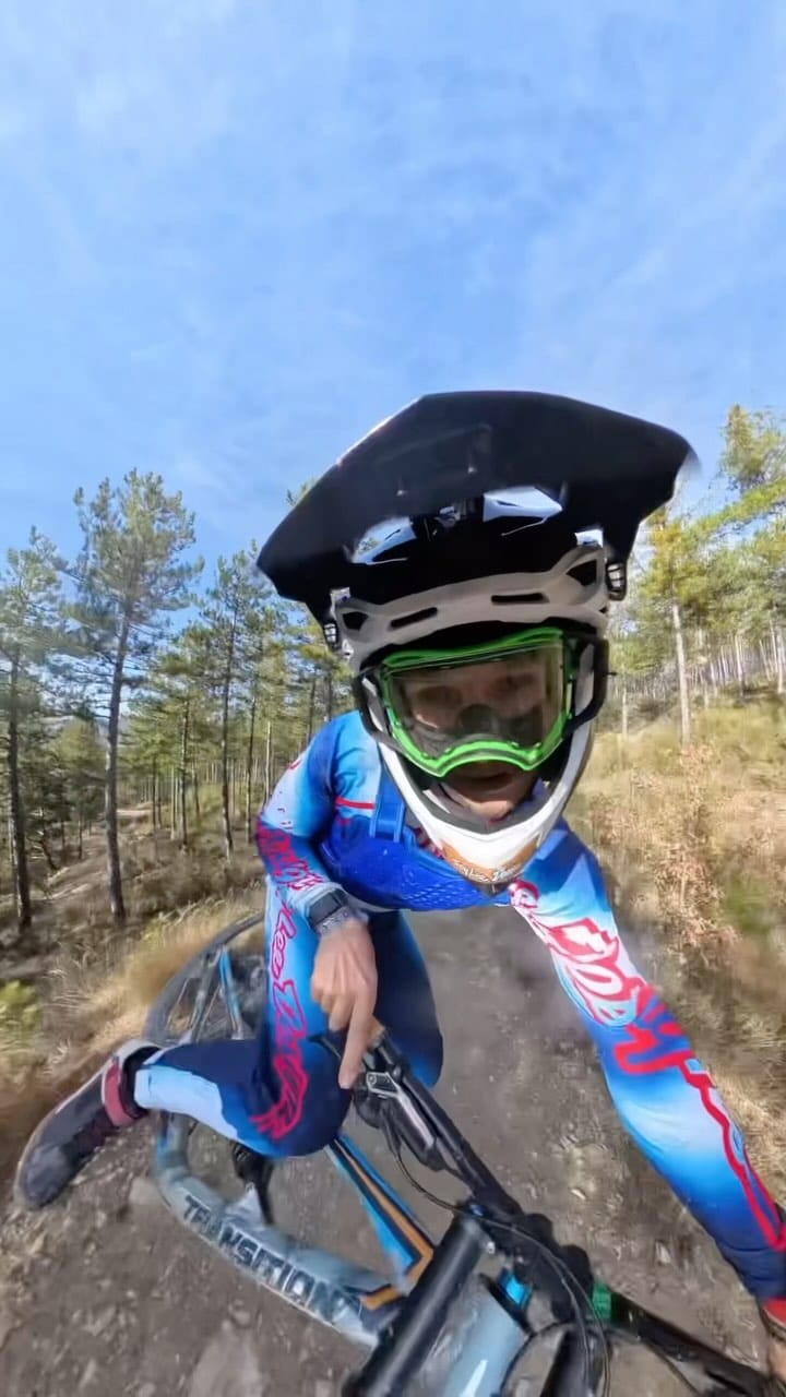 Post 10 by Antoine Vidal on Instagram (video)