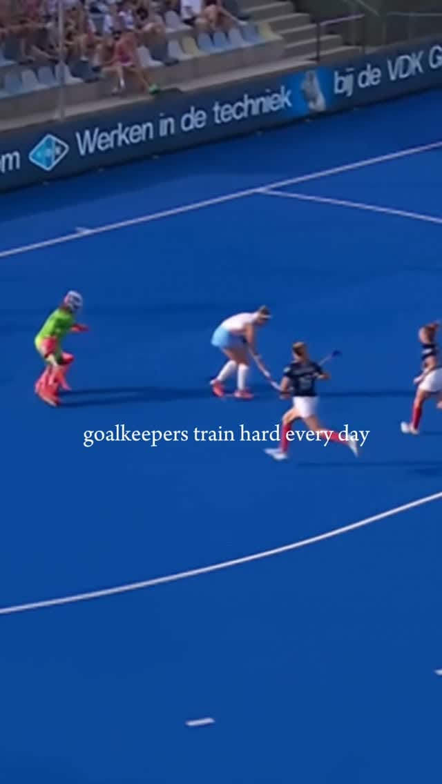 Post 9 by Lucie Ehrmann on Instagram (video)