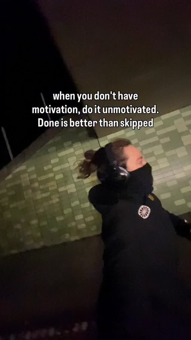 Post 4 by Lucie Ehrmann on Instagram (video)