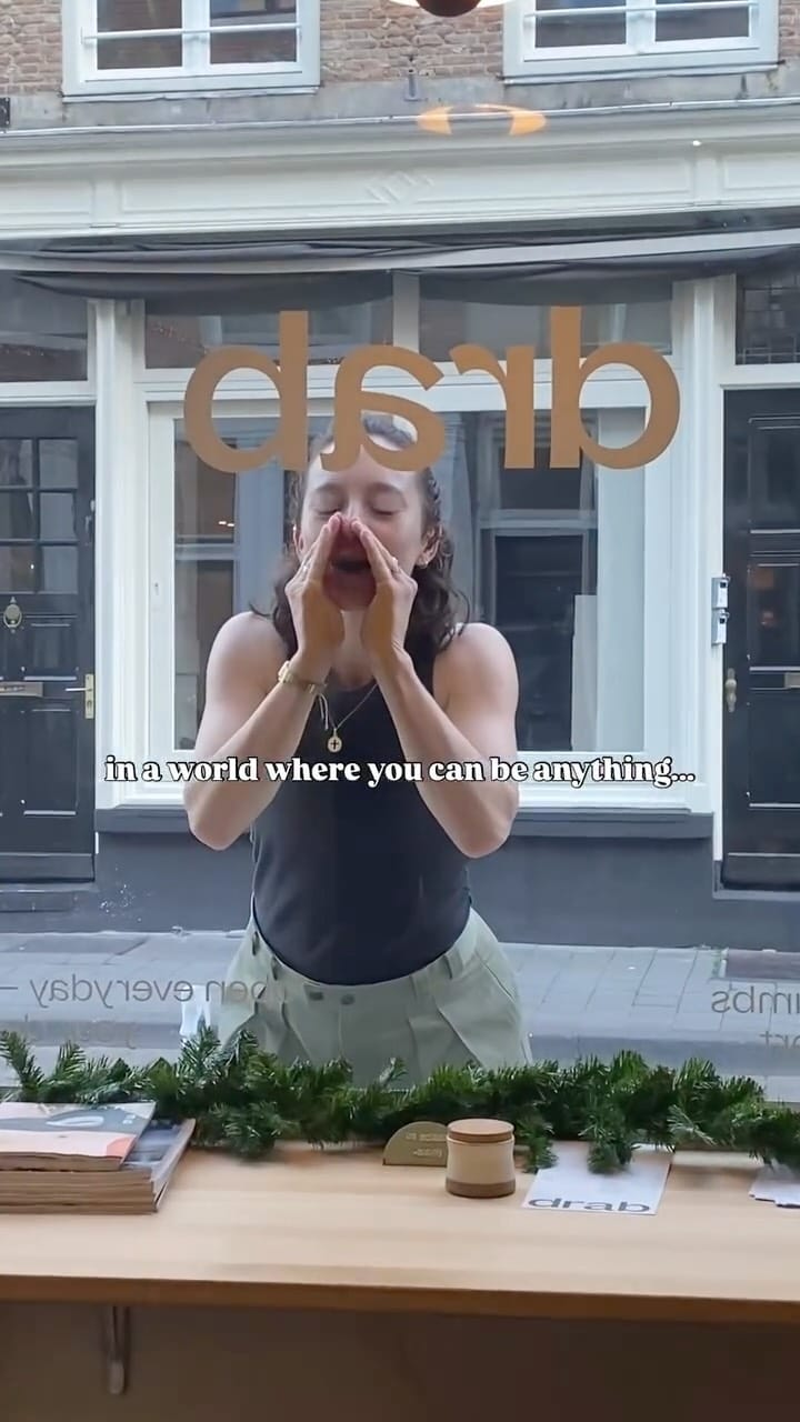 Post 6 by Lucie Ehrmann on Instagram (video)