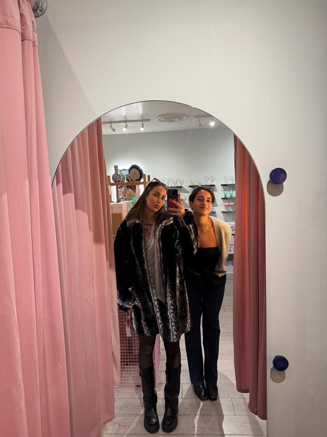 Post 5 by Julimar Avila on Instagram (carousel)
