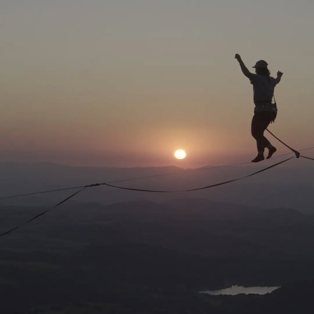 Post 9 by Mia Noblet - Slackliner 🌎 on Instagram (carousel)