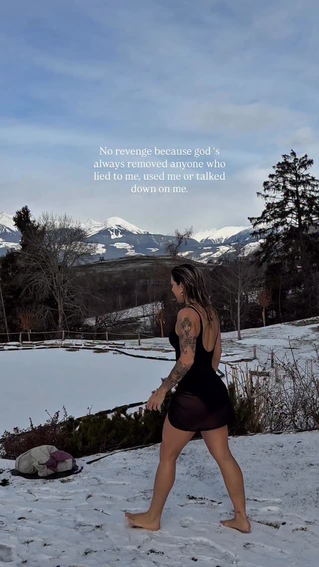Post 2 by Margaux 🦂🪐 on Instagram (video)