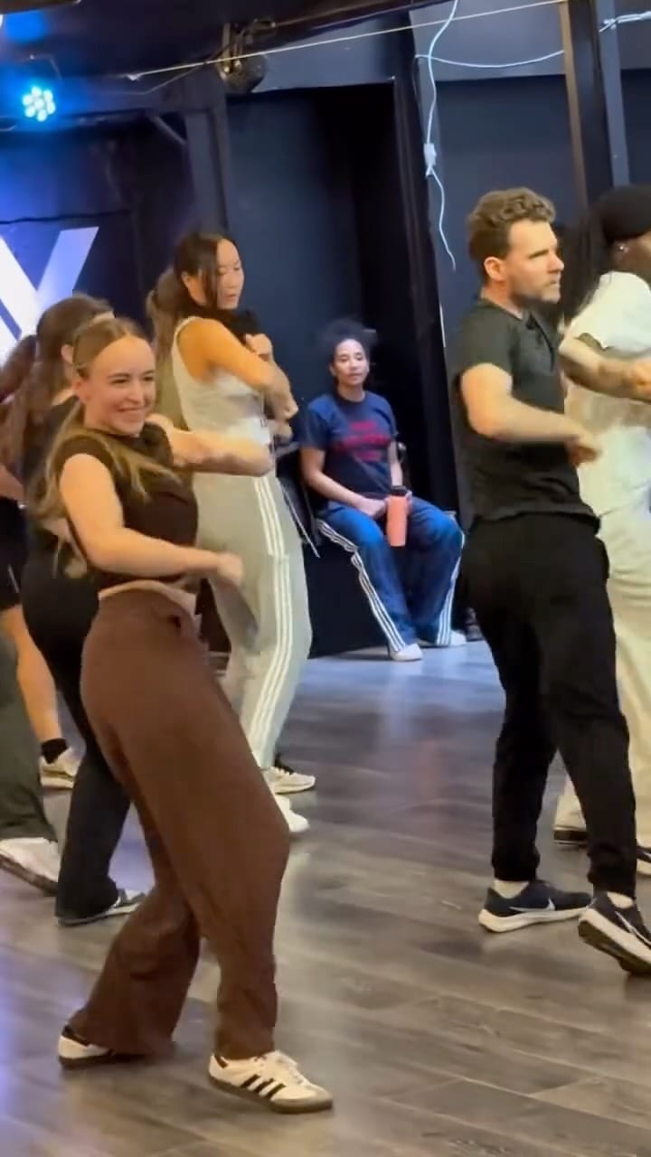 Post 8 by Chloé Sivadier on Instagram (video)