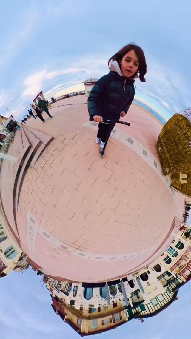 Post 2 by Andrea RB on Instagram (video)