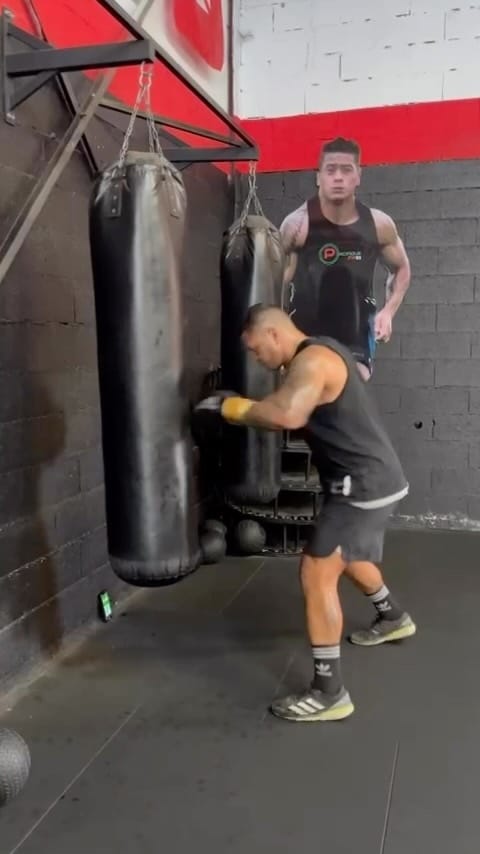Post 10 by Hika Elliot on Instagram (video)