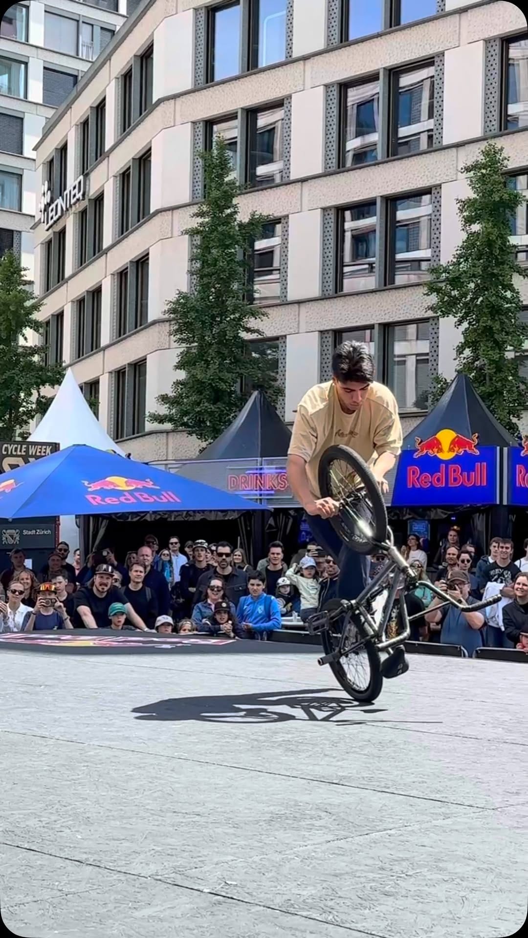 Post 3 by Arturito 🇲🇽 on Instagram (video)