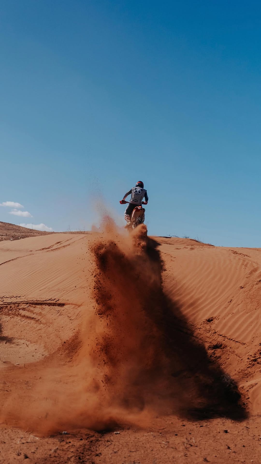 Post 3 by Yannick Dalle #13 on Instagram (video)