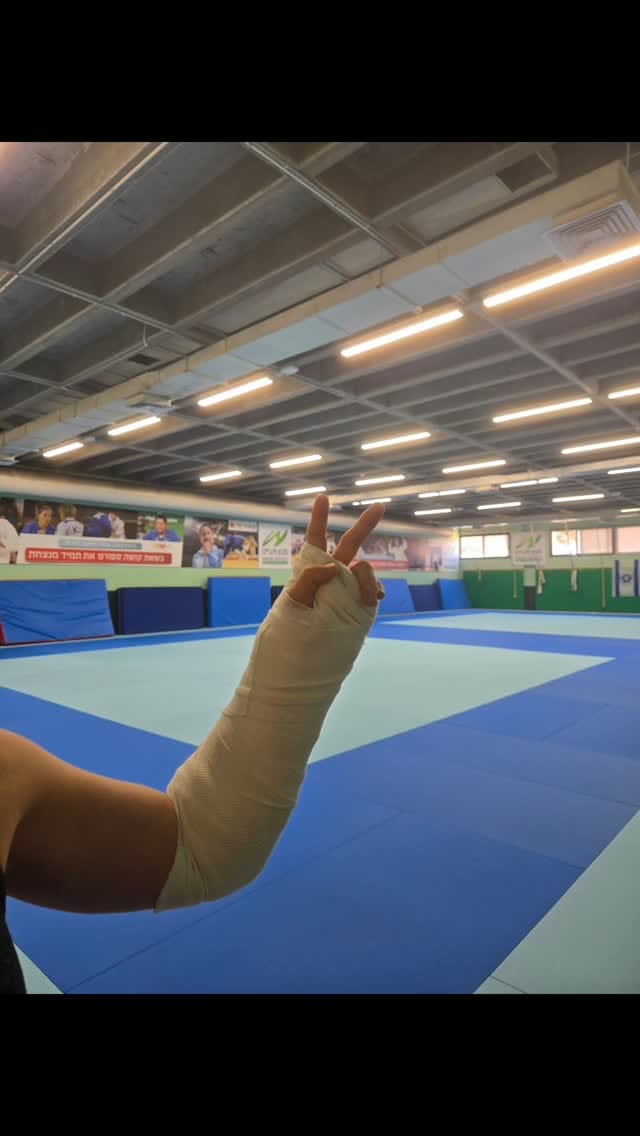 Post 7 by Shira Rishony on Instagram (video)