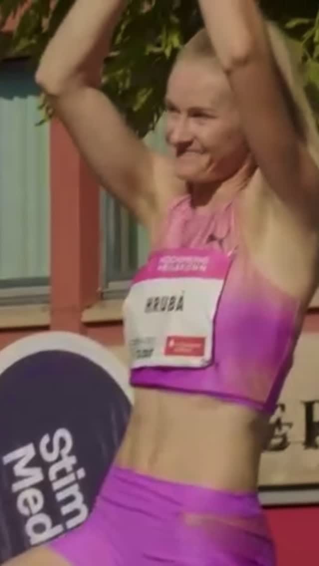 Post 8 by Michaela Hrubá on Instagram (video)
