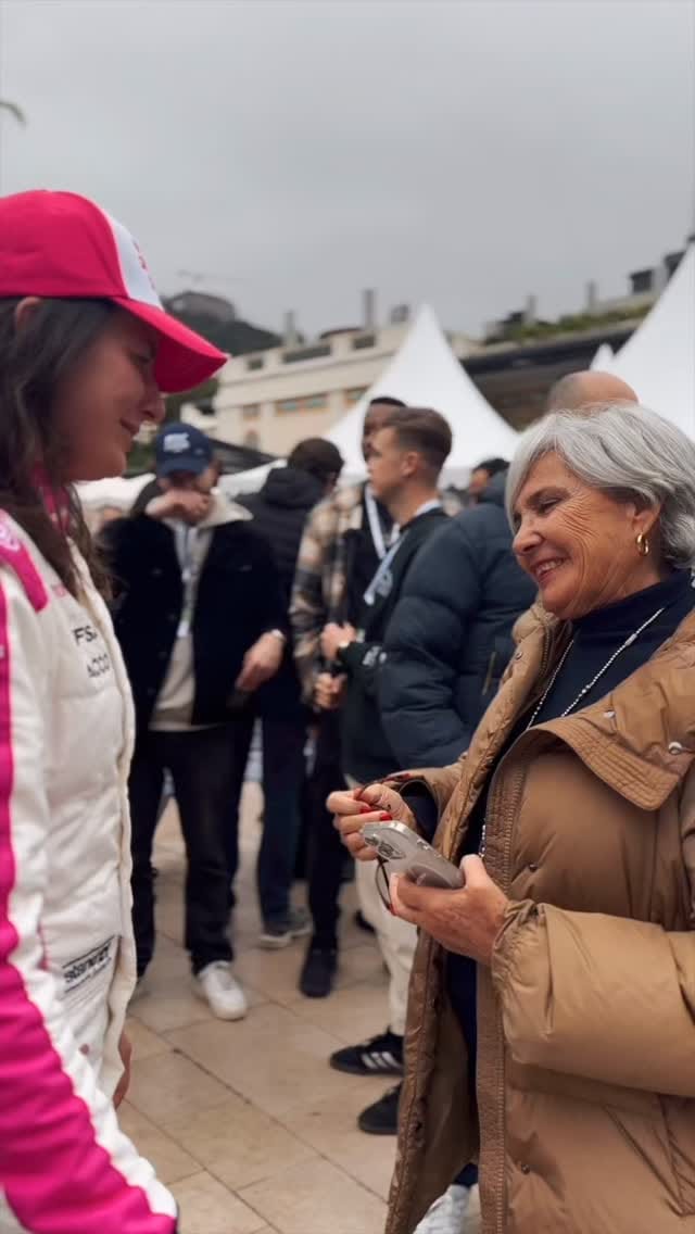 Post 2 by Julie Amblard on Instagram (video)