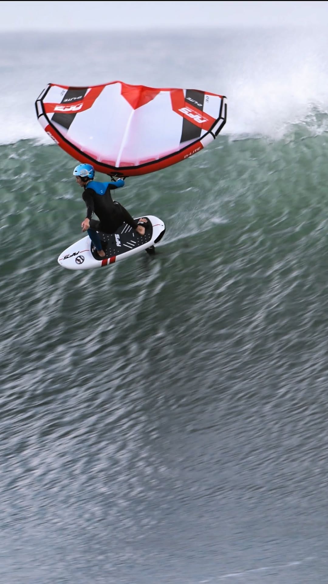 Post 10 by Axel Gerard on Instagram (video)