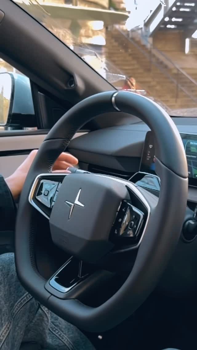 Post 7 by 𝐕𝐢𝐧𝐜𝐞𝐧𝐭 𝐋𝐢𝐦𝐚𝐫𝐞 on Instagram (video)