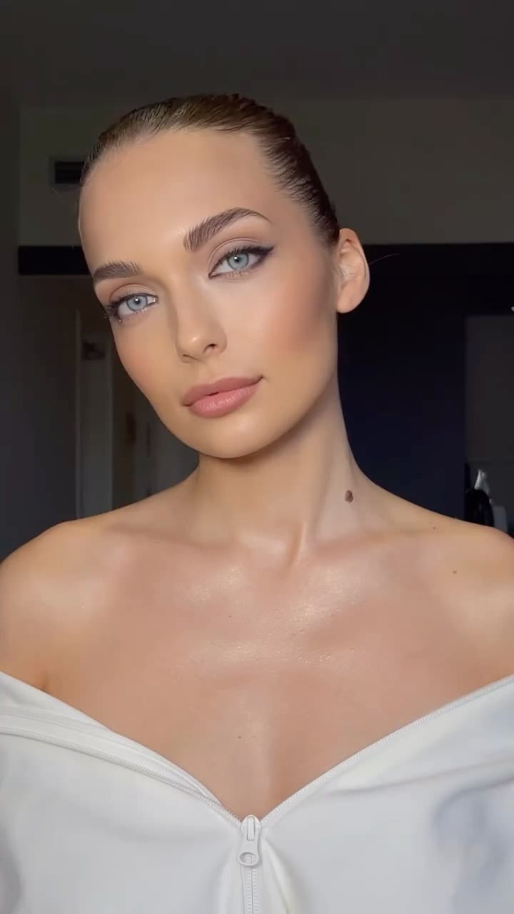 Post 10 by ELVIRA MODEL BARCELONA SPAIN on Instagram (video)