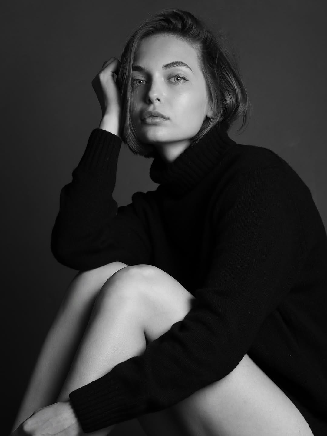 Post 9 by ELVIRA MODEL BARCELONA SPAIN on Instagram (carousel)