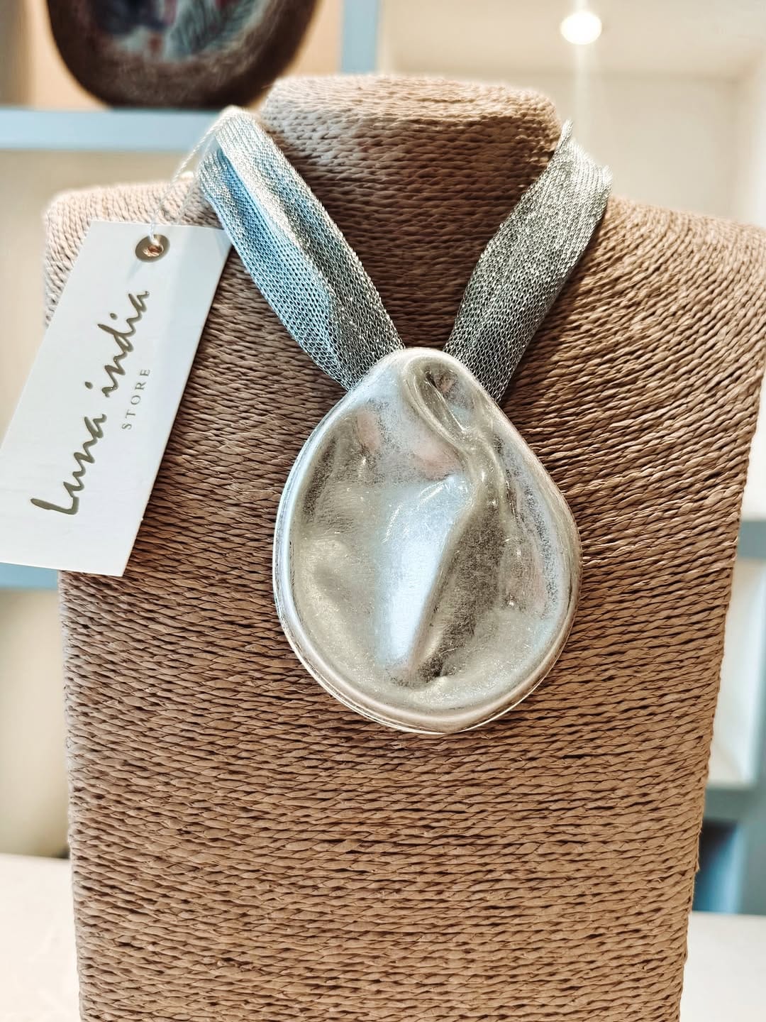 Post 8 by LUNA INDIA on Instagram (image)