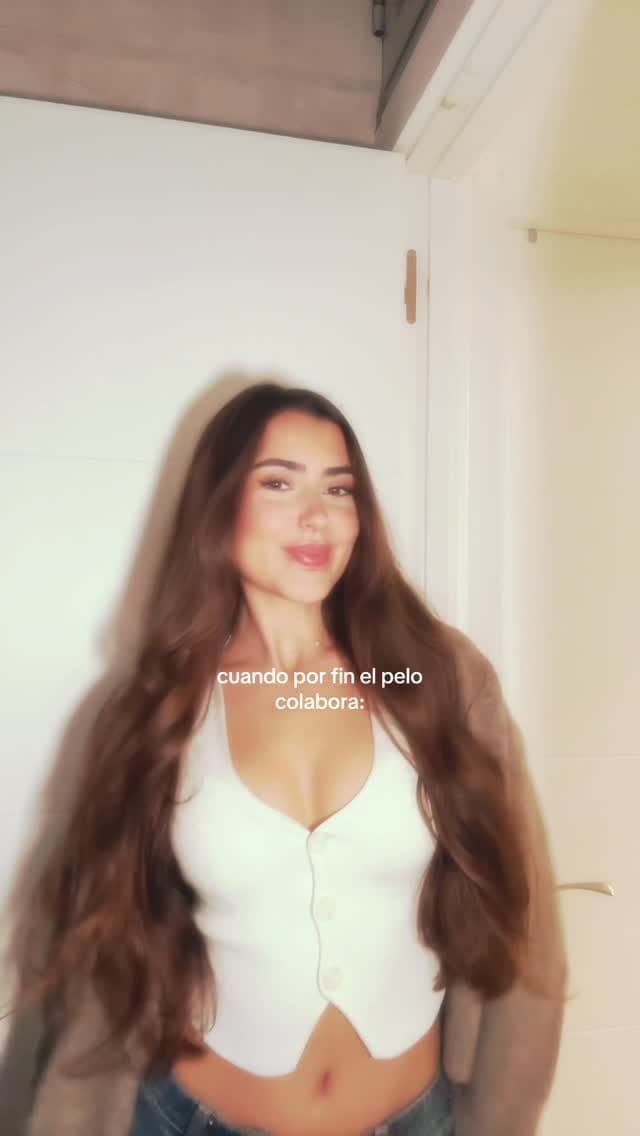 Post 1 by L A R A   G U E R R E R O on Instagram (video)