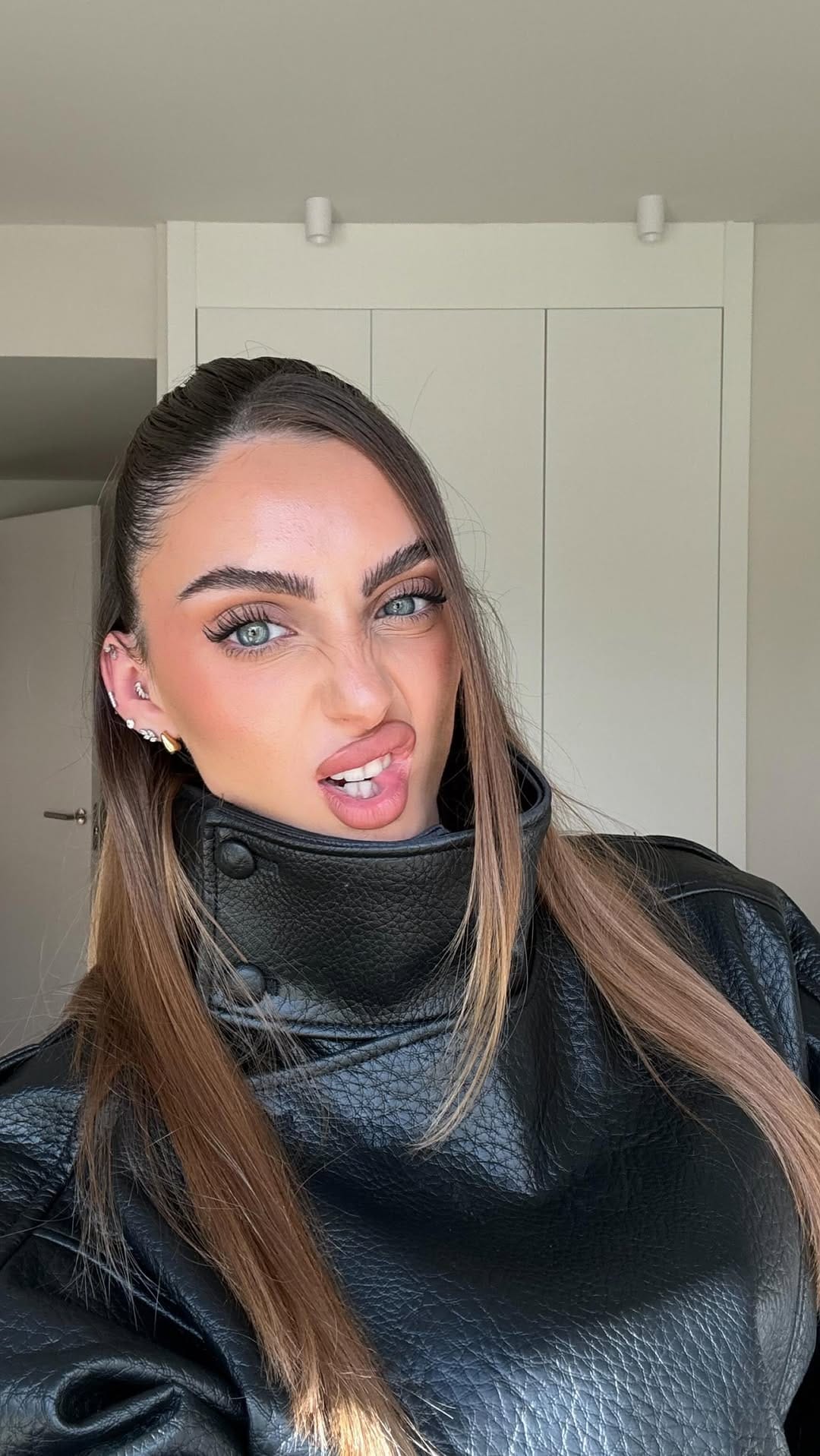 Post 6 by 𝒎𝒊𝒓𝒊 on Instagram (video)