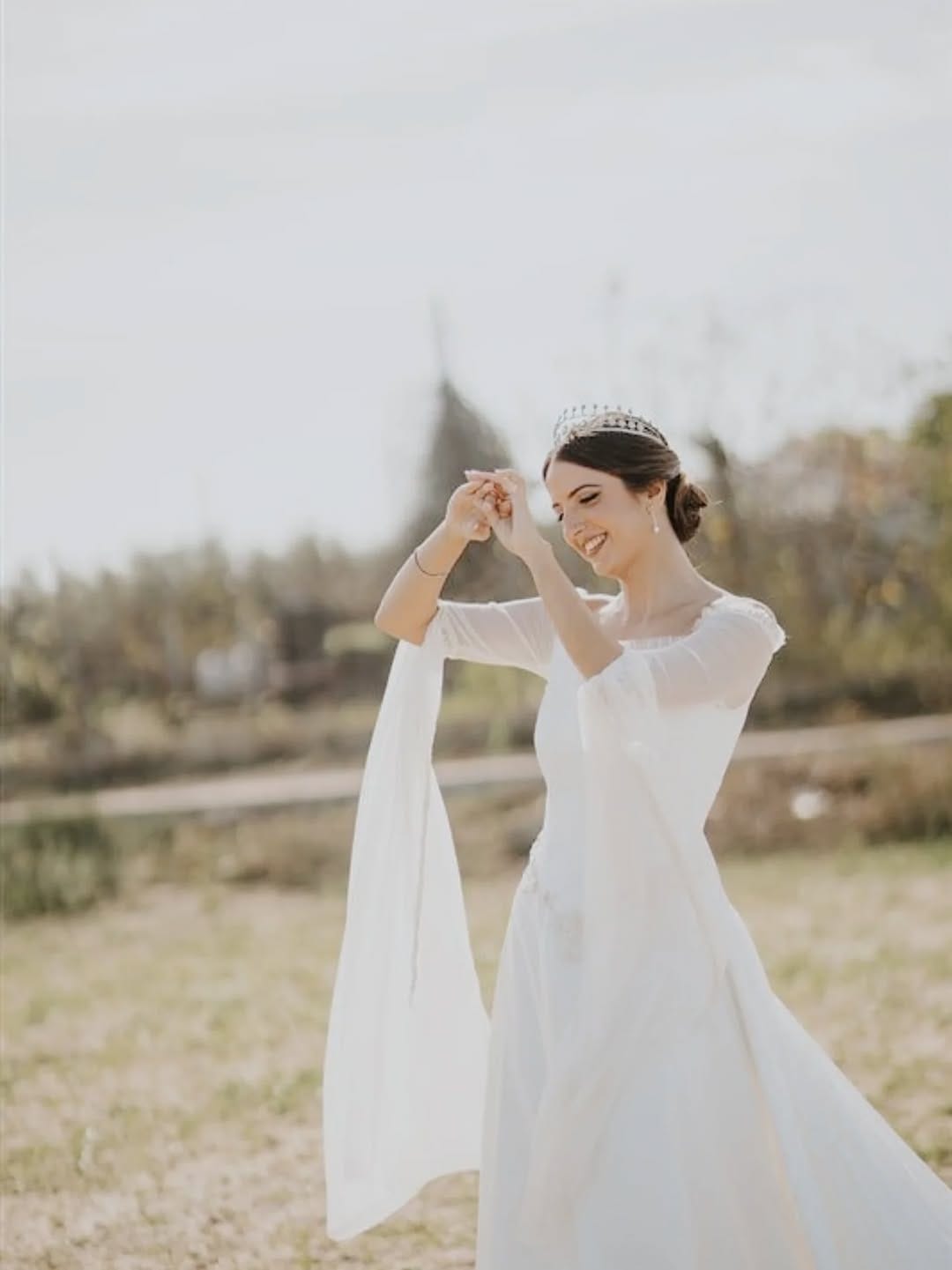 Post 5 by RAQUEL ALEMAÑ - vestidos de novia a medida on Instagram (image)