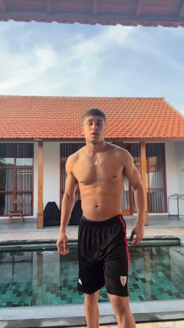 Post 1 by Evan Serrano on Instagram (video)