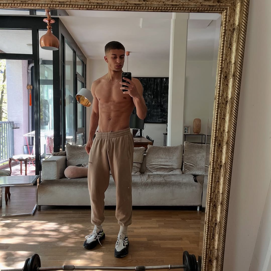 Post 8 by Evan Serrano on Instagram (carousel)