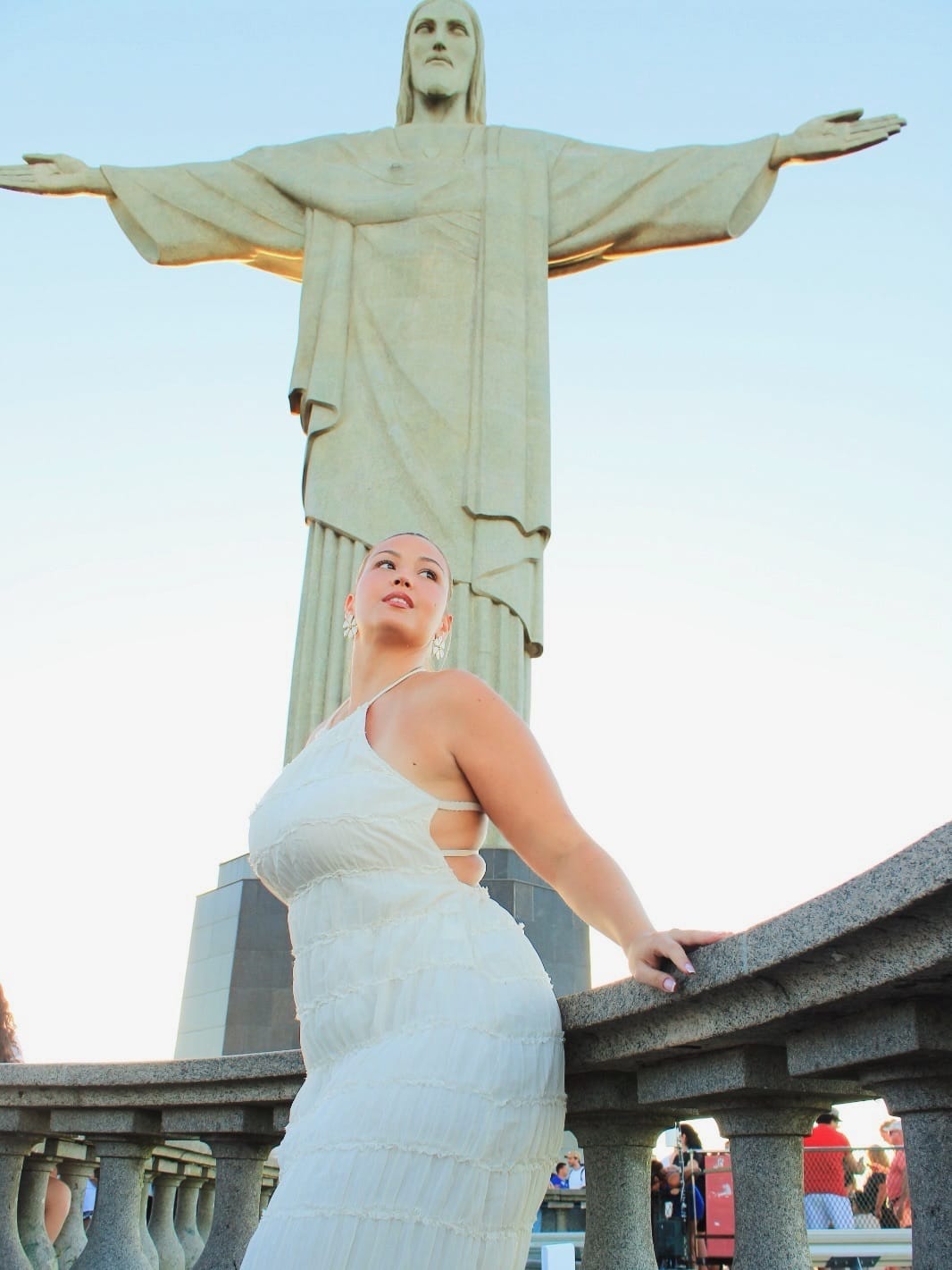 Post 2 by Vitoria Almeida on Instagram (carousel)