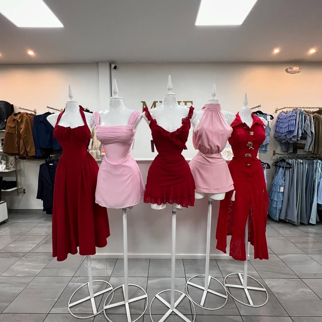 Post 5 by 𝑀𝒾𝓃𝑒 𝒷𝑜𝓊𝓉𝒾𝓆𝓊𝑒 🌸 on Instagram (carousel)