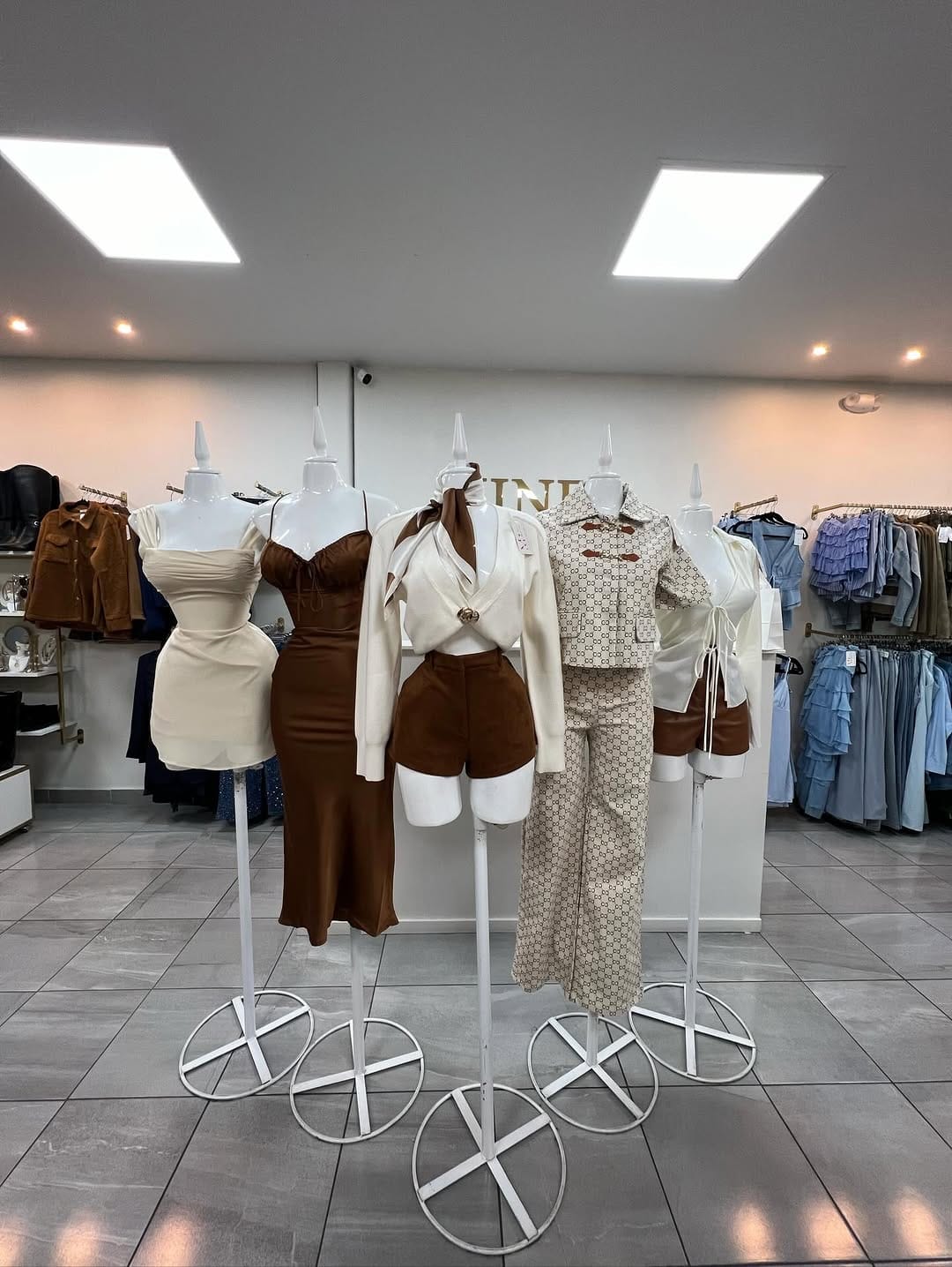 Post 9 by 𝑀𝒾𝓃𝑒 𝒷𝑜𝓊𝓉𝒾𝓆𝓊𝑒 🌸 on Instagram (image)