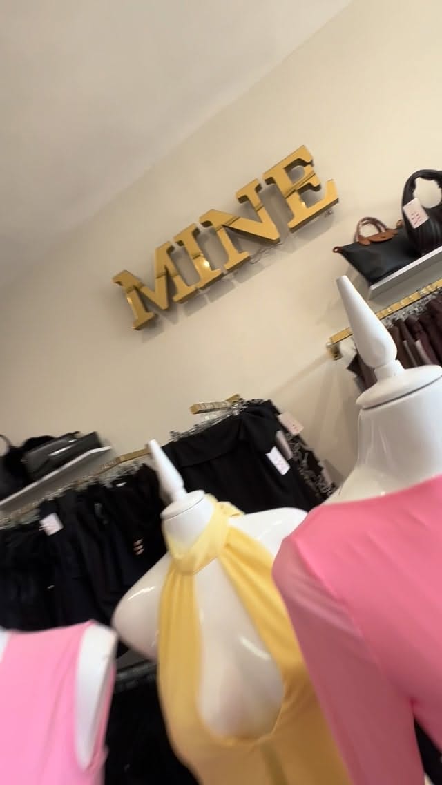 Post 3 by 𝑀𝒾𝓃𝑒 𝒷𝑜𝓊𝓉𝒾𝓆𝓊𝑒 🌸 on Instagram (video)