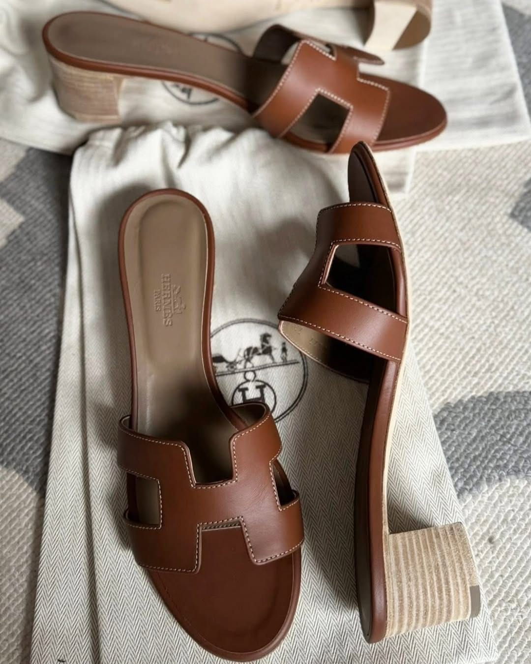 Post 9 by ShoesAddict Luxury Boutique on Instagram (image)