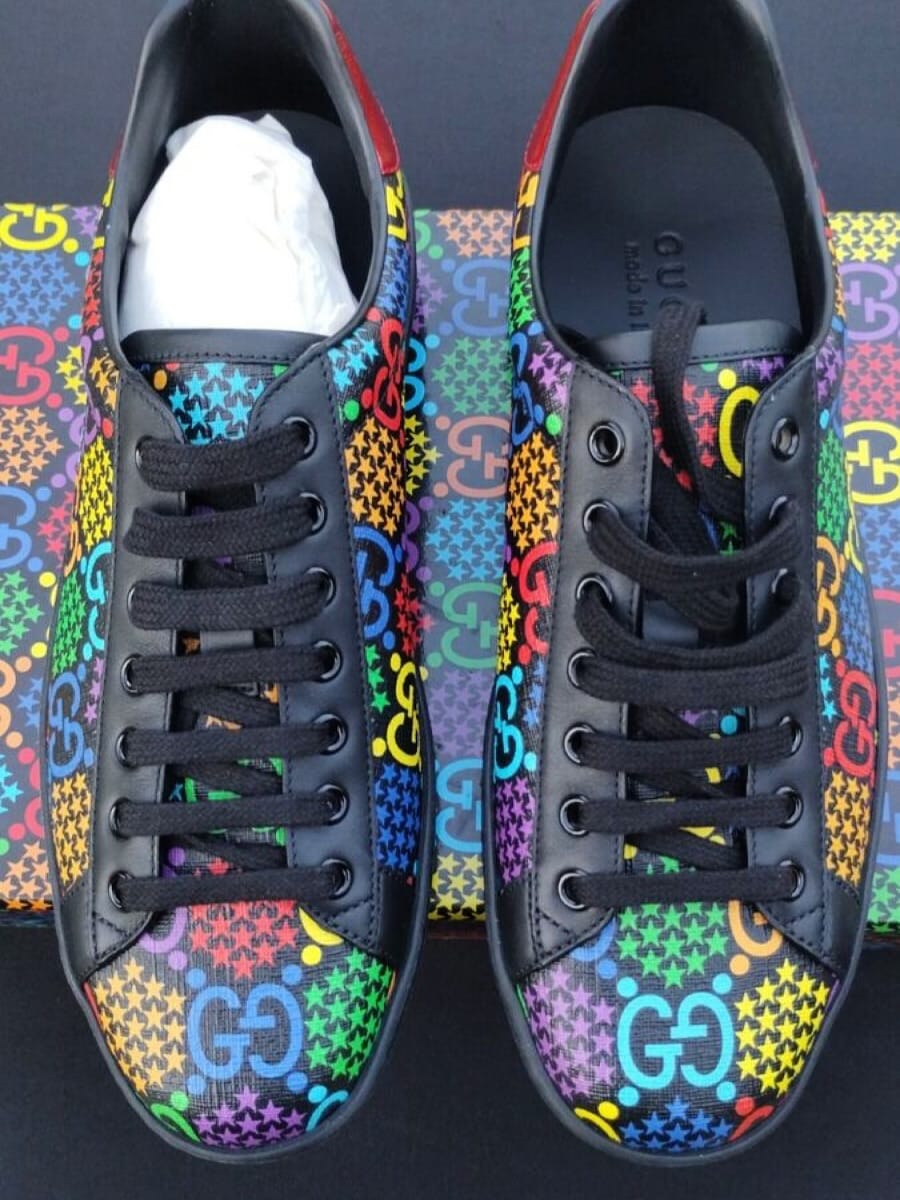 Post 6 by ShoesAddict Luxury Boutique on Instagram (image)