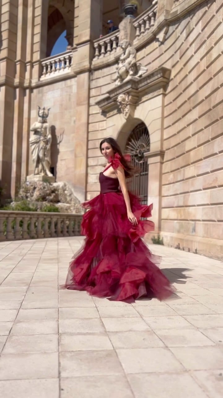 Post 10 by SARA 👑 on Instagram (video)