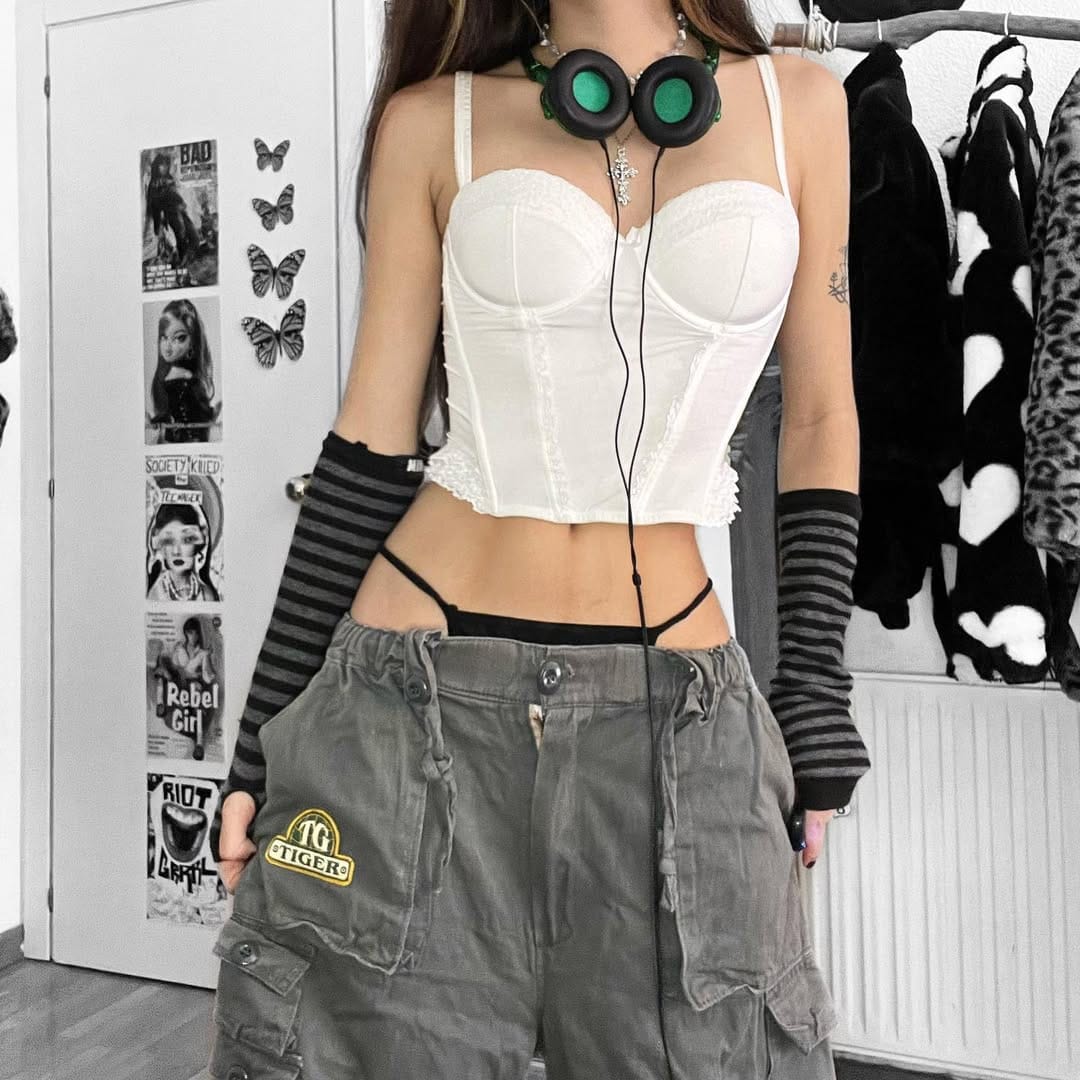 Post 10 by MARINA BLAU ˖⋆☆˚₊‧ Fashion Creative on Instagram (carousel)
