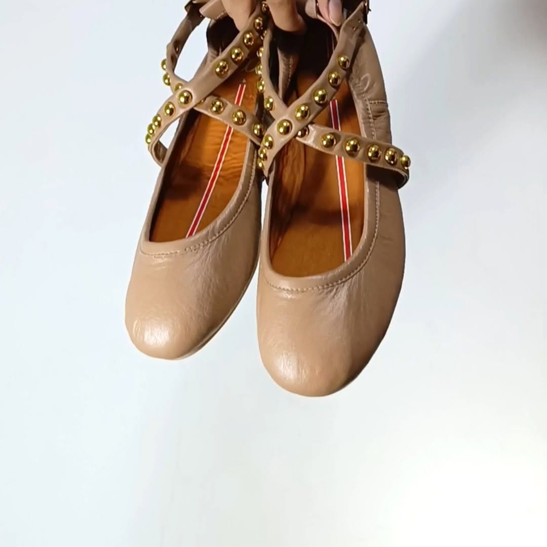 Post 7 by OQ | Women’s Shoes on Instagram (video)