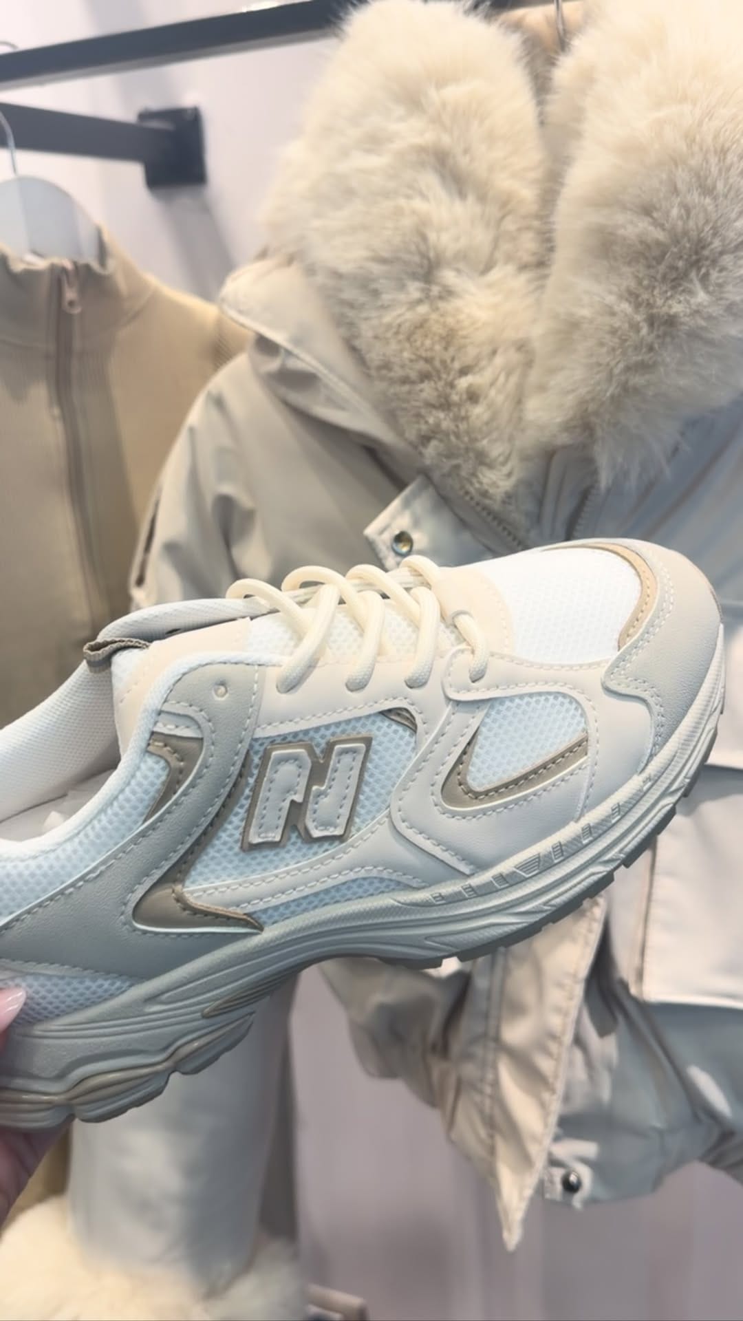Post 5 by Zoe Madrid on Instagram (video)