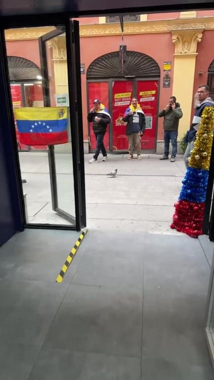 Post 10 by Productos Latinos on Instagram (video)