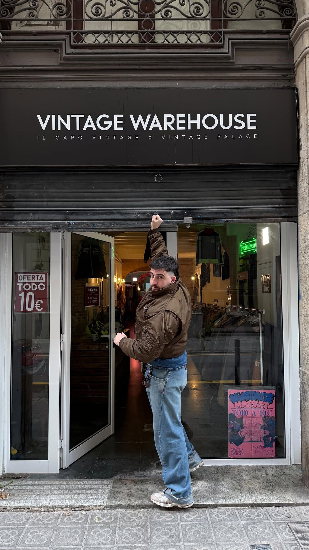 Post 6 by VINTAGE PALACE on Instagram (video)