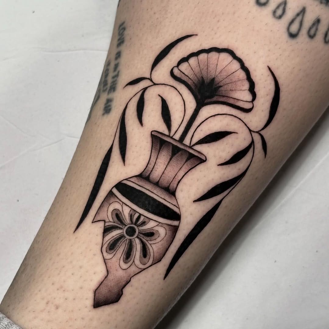 Post 1 by •7 Soul Tattoo Studio• on Instagram (carousel)