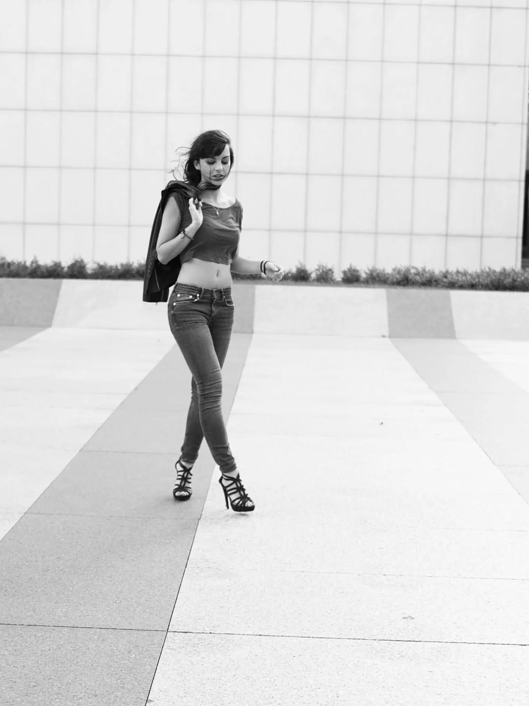 Post 2 by Monica R. Orellana /Modelo on Instagram (image)