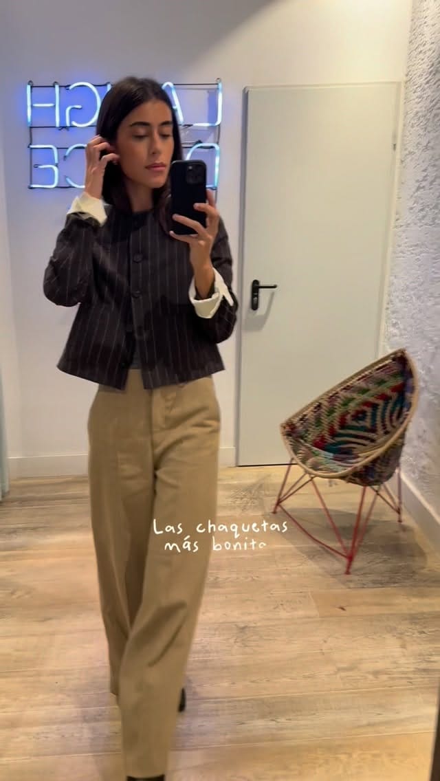Post 2 by b y    b a m b u l a on Instagram (video)