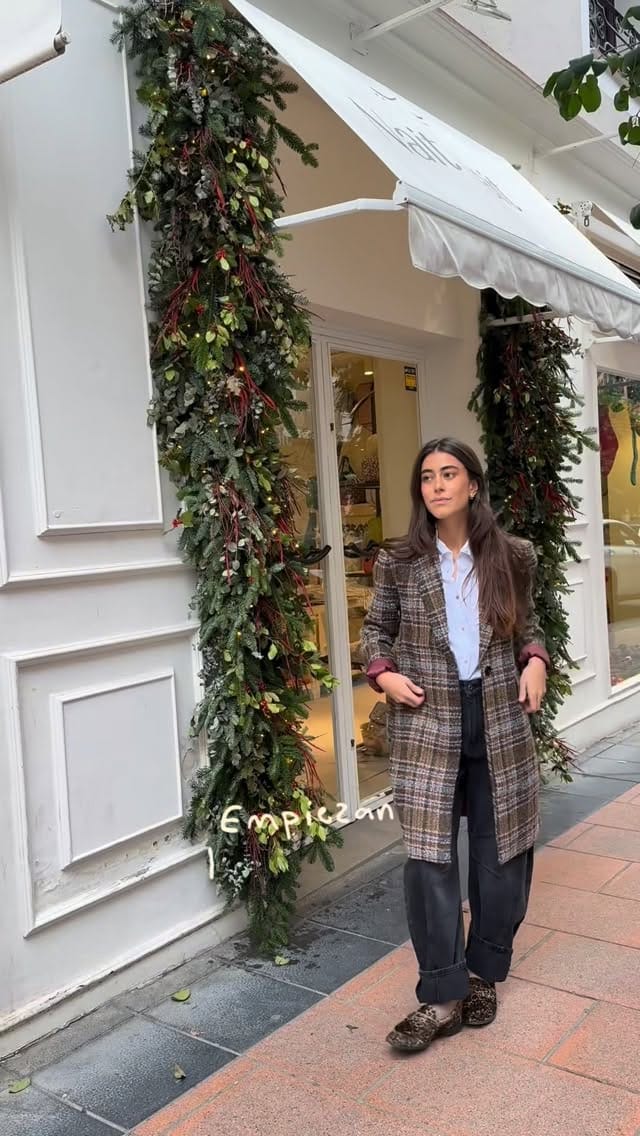 Post 4 by b y    b a m b u l a on Instagram (video)