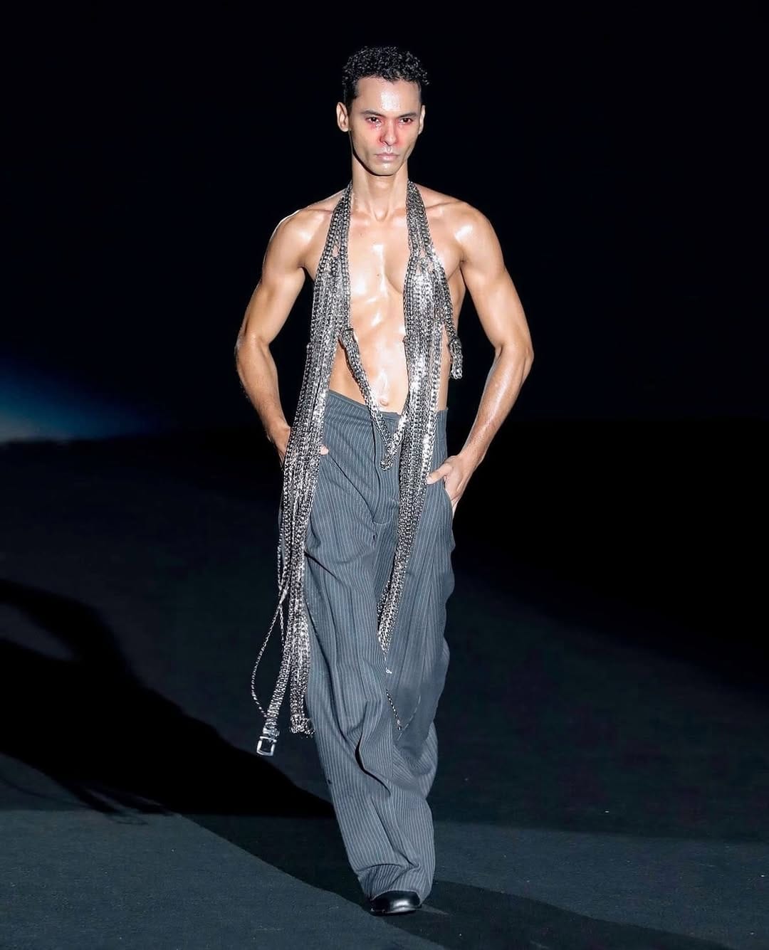 Post 8 by Alex Sousa / Modelo Madrid on Instagram (carousel)