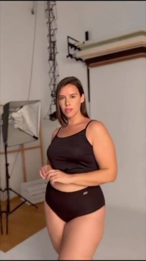 Post 8 by Marta Ventura  ✨ Curvy Model ✨ Actriz publicitaria on Instagram (video)